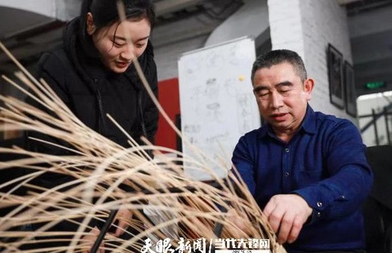 非遗遇上——遵义藤编与上海凤凰牌自行车“