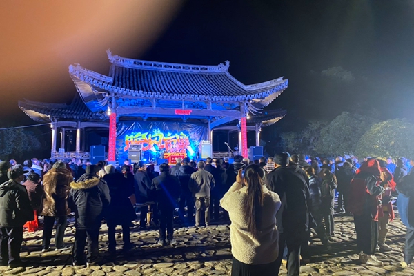 文化旅游相融合非遗活了传统时尚相碰撞非遗火了 (2).jpg