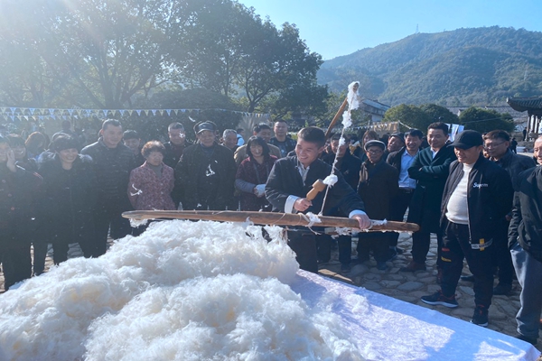 文化旅游相融合非遗活了传统时尚相碰撞非遗火了 (4).jpg