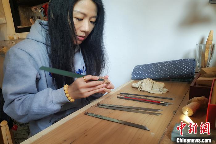 “江加走木偶头”传承人：非遗正当“潮”