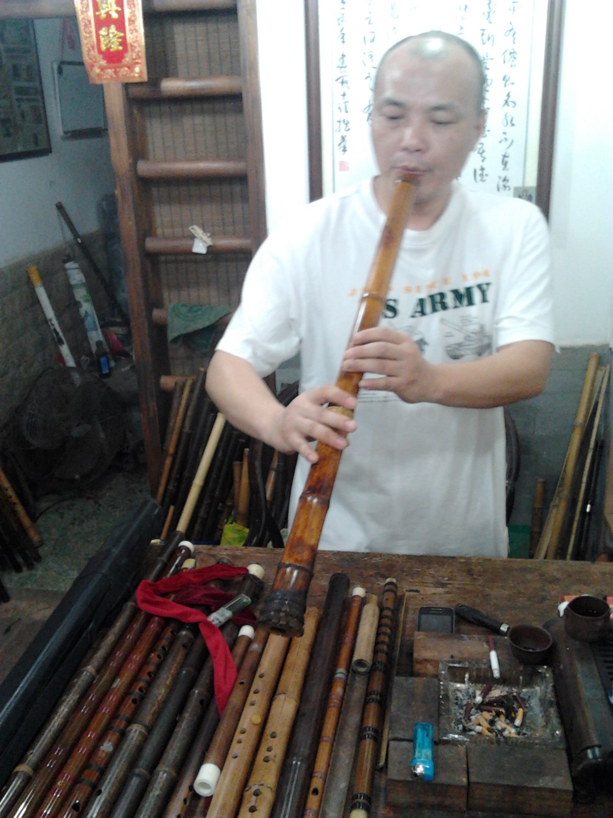 广州箫笛制作技艺第二代传承人郭大强.jpg
